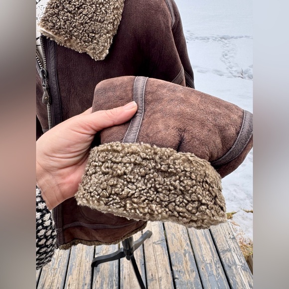 ✨ Vintage Danier Essentials Shearling Jacket ✨ - Picture 9 of 17